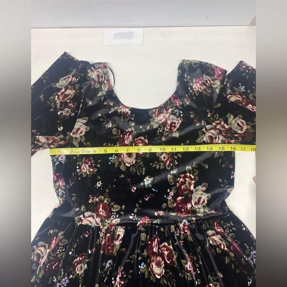 One Clothing Velvet Floral Dress - Picture 10 of 10